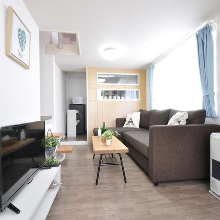 Apartamento Ams Hiragishi 11 Rm 502 平岸駅から3分 解放感あって明るいお部屋 家族やお友達と 札幌ドームや中心部まで1駅 Exterior foto